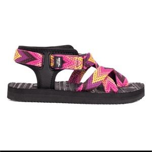 Muk luks sport NWT sandal pink chevron size 8